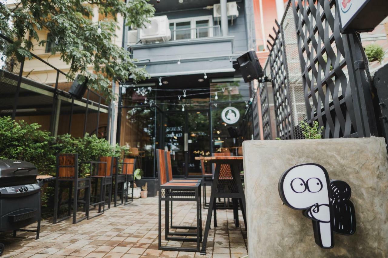 No.9 Hostel & Cafe Chiang Mai Dış mekan fotoğraf