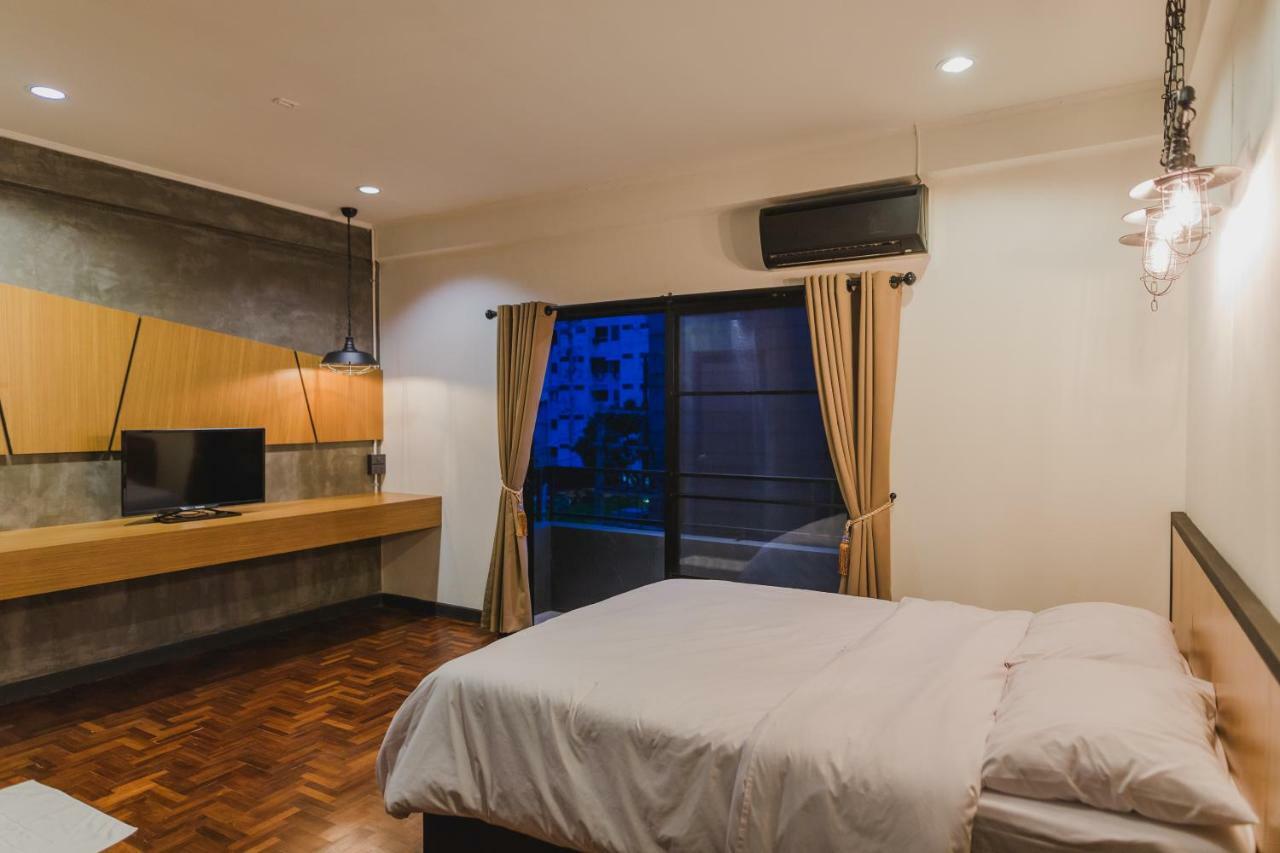 No.9 Hostel & Cafe Chiang Mai Dış mekan fotoğraf